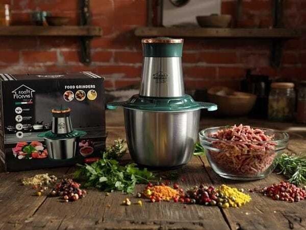 Hachoir Électrique Multifonction 3L  - 4 Lames - Viande Légumes Mixeur Culinaire Epice Ail Trancheuse Hachoir à viande électrique inox - capacité 3L - puissance 300W - tension 220V