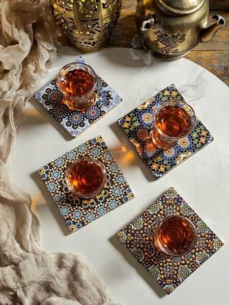 Set de 4 dessous de verre en zellige marocain – L’élégance de l’art traditionnel couleurs aleatoires